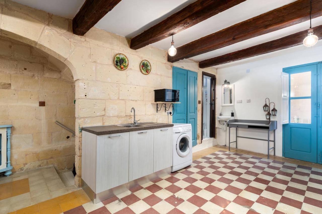 Vakantiehuis Traditional Maltese Townhouse - Close To Sea *