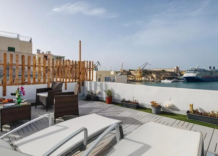 Traditional Maltese Townhouse - Close To Sea